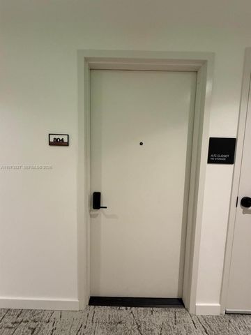225 N Miami Ave 804, Miami, FL 33128