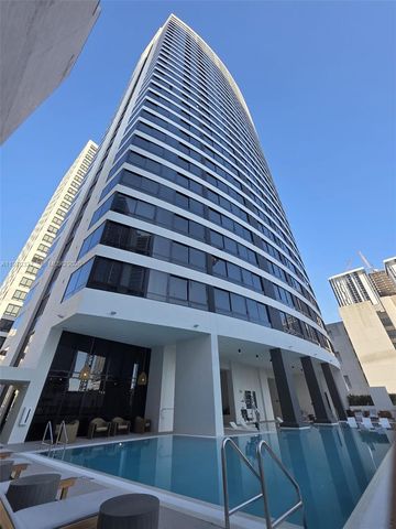 225 N Miami Ave 804, Miami, FL 33128