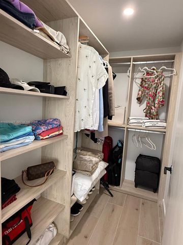 225 N Miami Ave 804, Miami, FL 33128