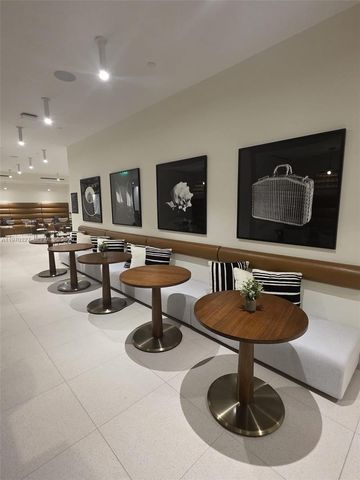 225 N Miami Ave 804, Miami, FL 33128