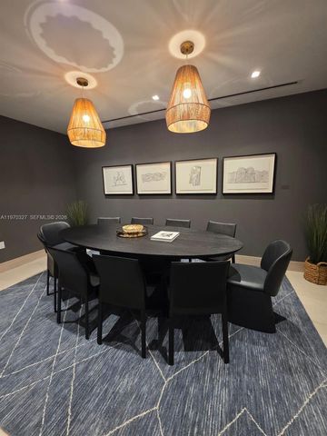 225 N Miami Ave 804, Miami, FL 33128