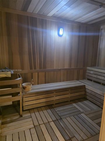 225 N Miami Ave 804, Miami, FL 33128