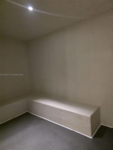 225 N Miami Ave 804, Miami, FL 33128