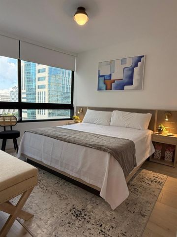 225 N Miami Ave 804, Miami, FL 33128