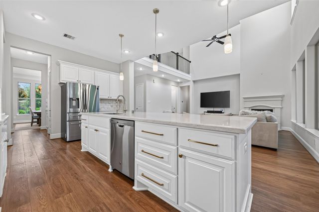 12802 N Palomino Lake Circle, Cypress, TX 77429