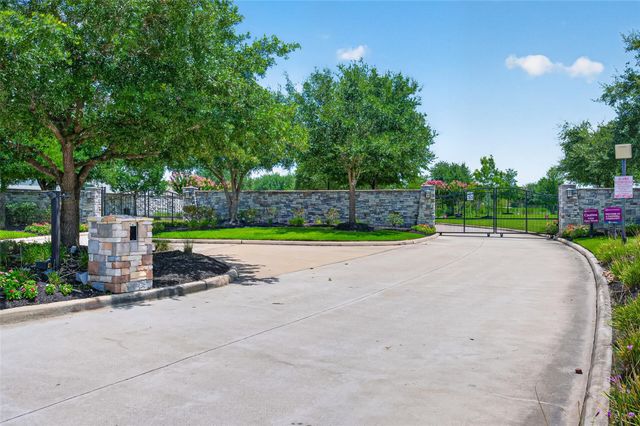 12802 N Palomino Lake Circle, Cypress, TX 77429
