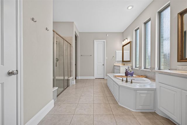 12802 N Palomino Lake Circle, Cypress, TX 77429