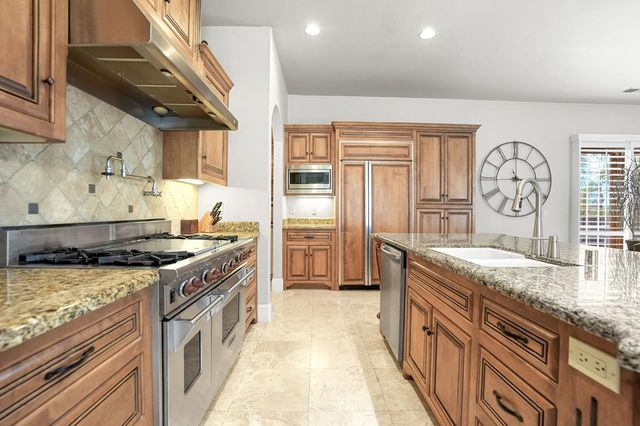 145 Flat Rock Ct, Folsom, CA 95630