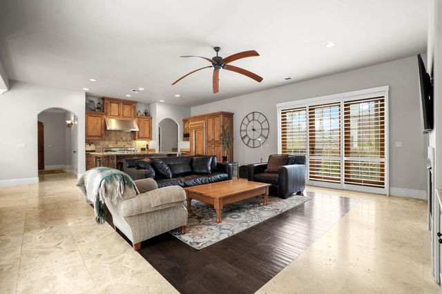 145 Flat Rock Ct, Folsom, CA 95630