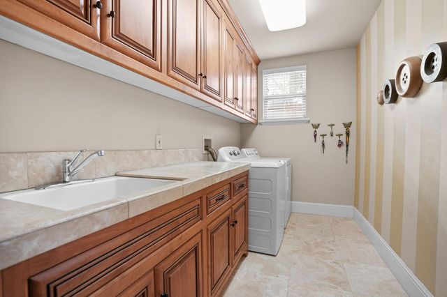 145 Flat Rock Ct, Folsom, CA 95630