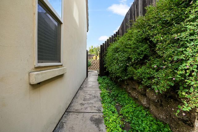 145 Flat Rock Ct, Folsom, CA 95630