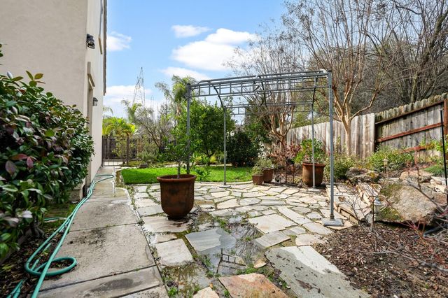 145 Flat Rock Ct, Folsom, CA 95630