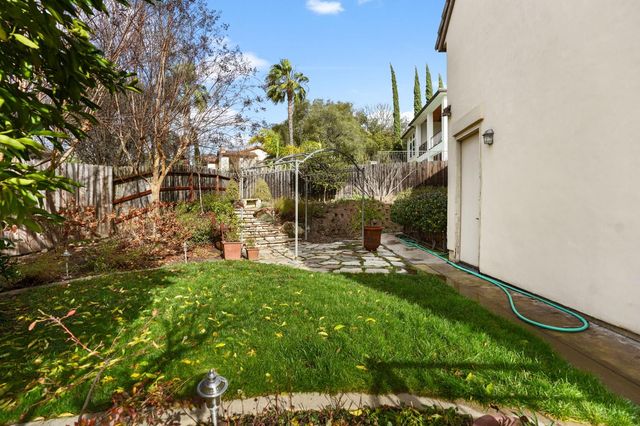 145 Flat Rock Ct, Folsom, CA 95630