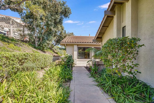 6359 Via Cabrera, La Jolla, CA 92037