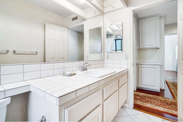 6359 Via Cabrera, La Jolla, CA 92037