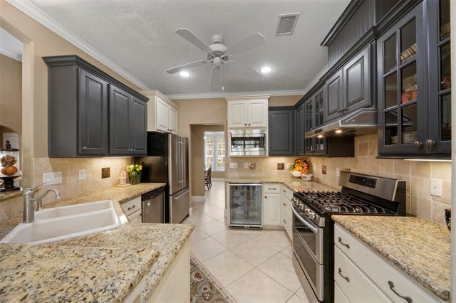 12002 Oak Cluster E, Magnolia, TX 77354