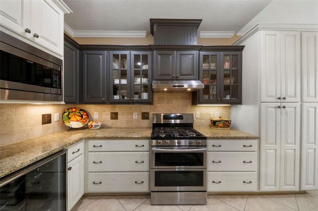 12002 Oak Cluster E, Magnolia, TX 77354