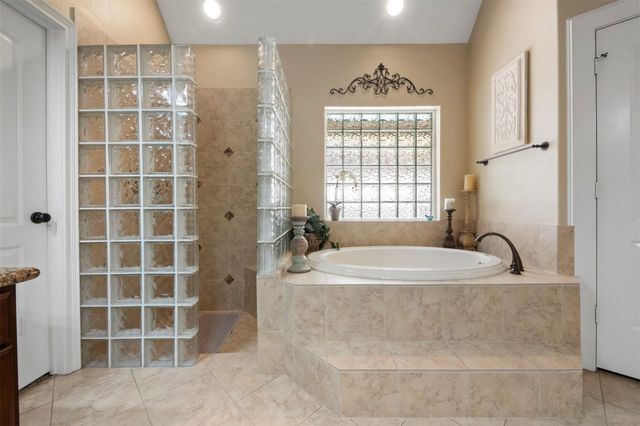 12002 Oak Cluster E, Magnolia, TX 77354