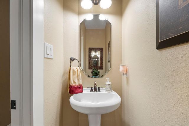 12002 Oak Cluster E, Magnolia, TX 77354