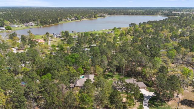 12002 Oak Cluster E, Magnolia, TX 77354