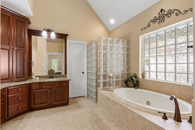 12002 Oak Cluster E, Magnolia, TX 77354