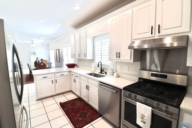 106 Ridgewood Circle, Cherokee Ridge, AL 35175