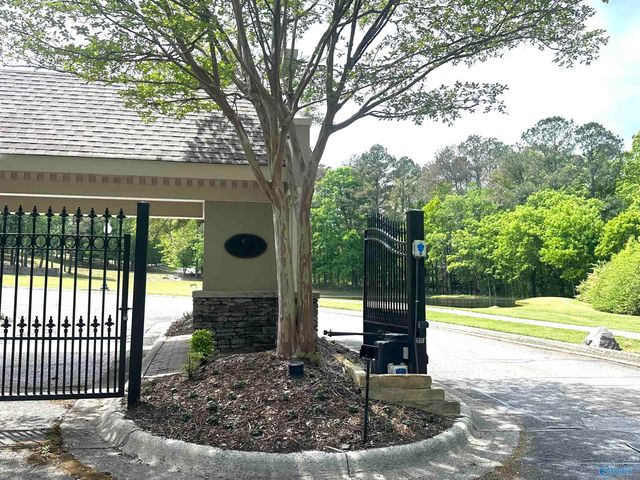 106 Ridgewood Circle, Cherokee Ridge, AL 35175