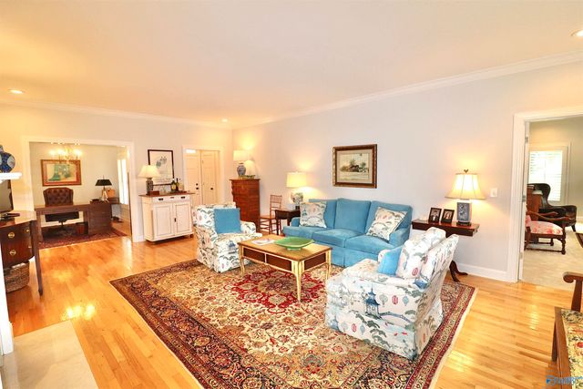 106 Ridgewood Circle, Cherokee Ridge, AL 35175