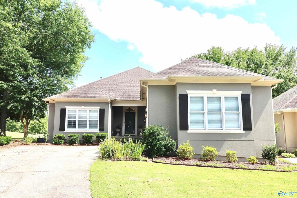 106 Ridgewood Circle, Cherokee Ridge, AL 35175