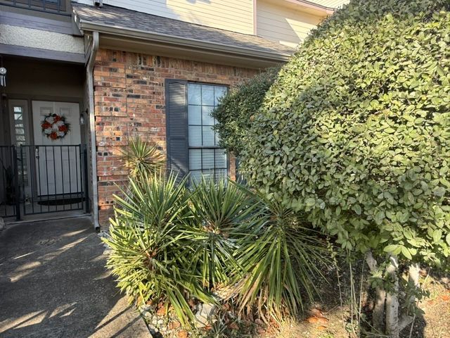 2835 Keller Springs Road 103, Carrollton, TX 75006