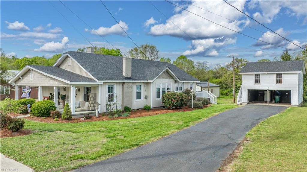 271 N Main Street, Denton, NC 27239