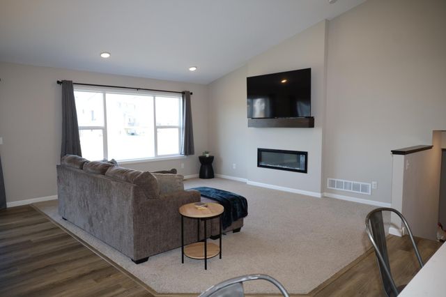 761 Yellowcrest Street SW, Delano, MN 55328