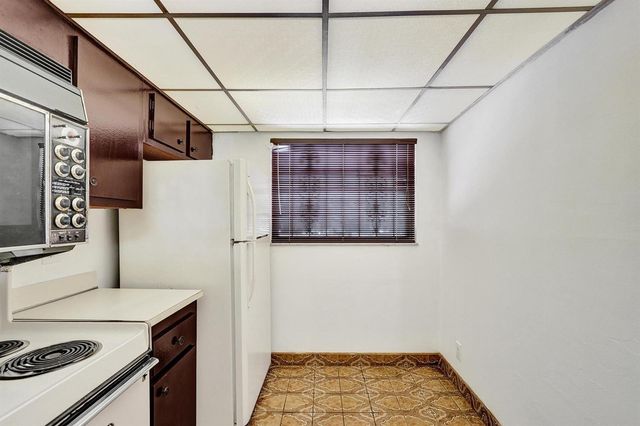 1811 Sabal Palm Drive 203, Davie, FL 33324