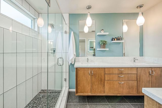 1527 W San Ramon Avenue, Fresno, CA 93711