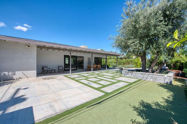 1527 W San Ramon Avenue, Fresno, CA 93711