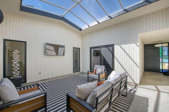 1527 W San Ramon Avenue, Fresno, CA 93711