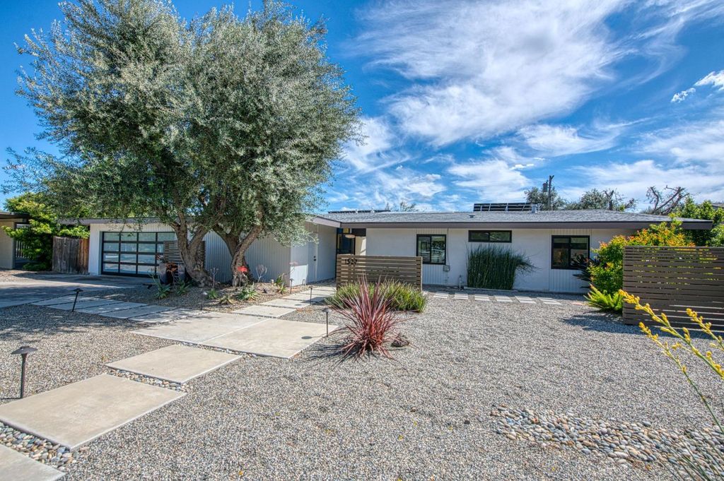 1527 W San Ramon Avenue, Fresno, CA 93711