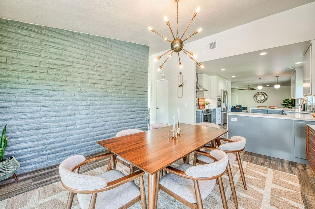 Image 21 of property listing at 1527 W San Ramon Avenue, Fresno, CA 93711