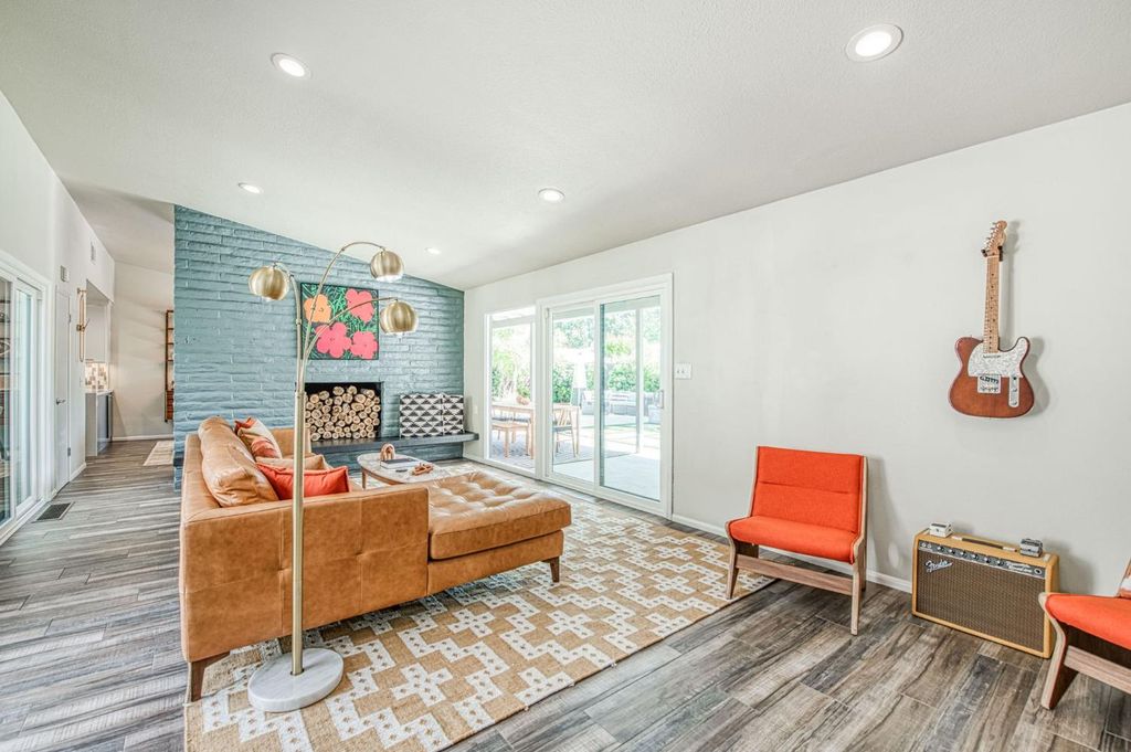 Image 25 of property listing at 1527 W San Ramon Avenue, Fresno, CA 93711