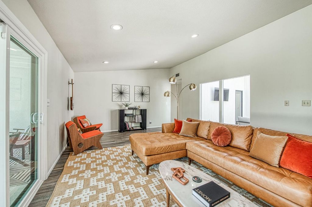 Image 27 of property listing at 1527 W San Ramon Avenue, Fresno, CA 93711