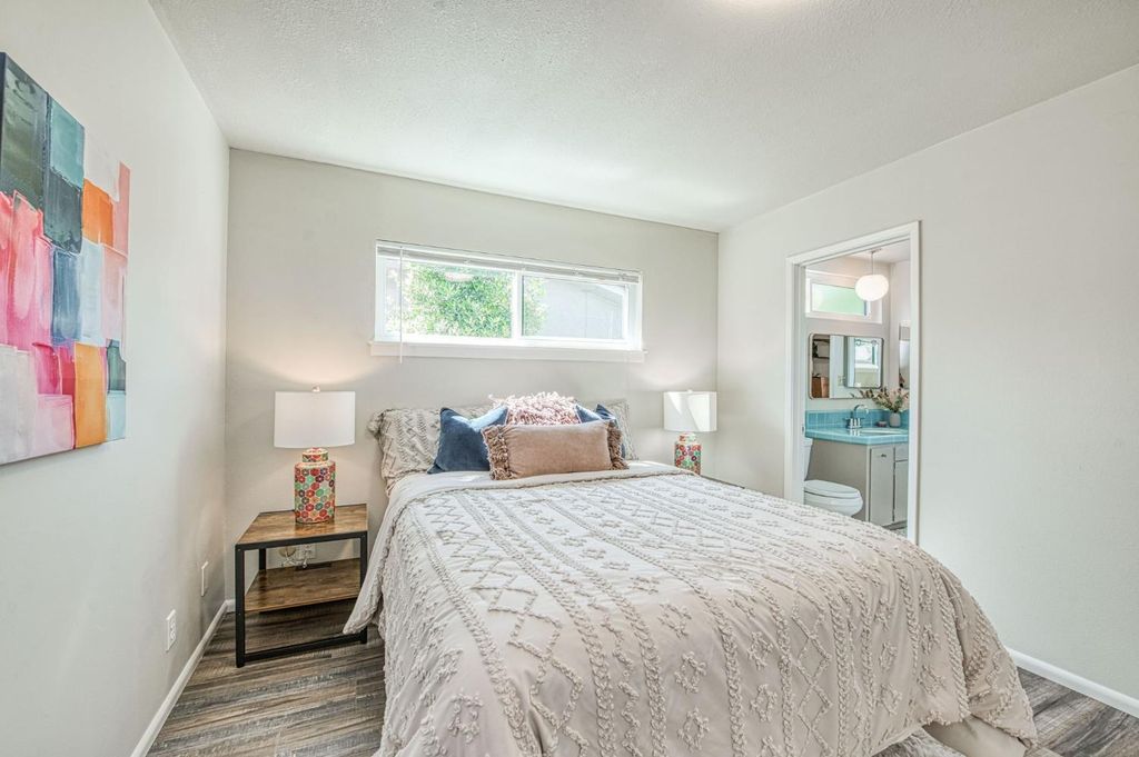 Image 33 of property listing at 1527 W San Ramon Avenue, Fresno, CA 93711