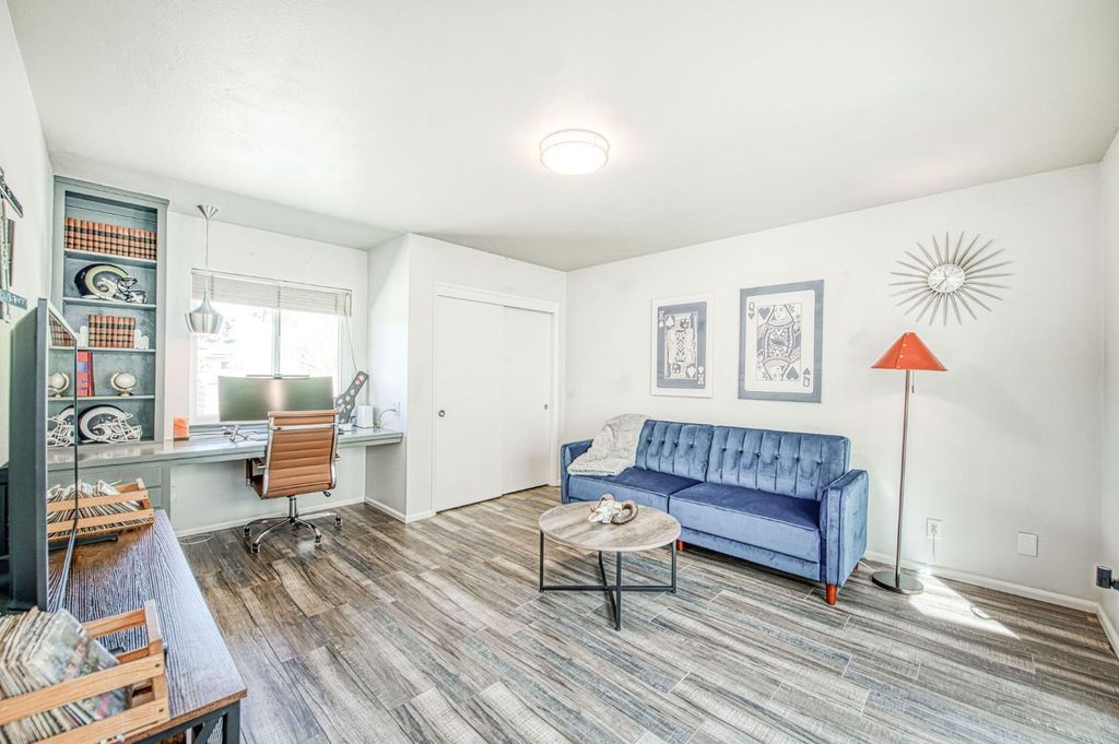 Image 37 of property listing at 1527 W San Ramon Avenue, Fresno, CA 93711