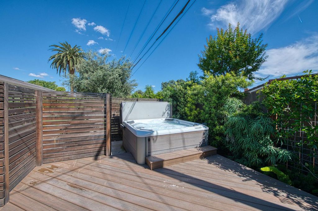 Image 51 of property listing at 1527 W San Ramon Avenue, Fresno, CA 93711