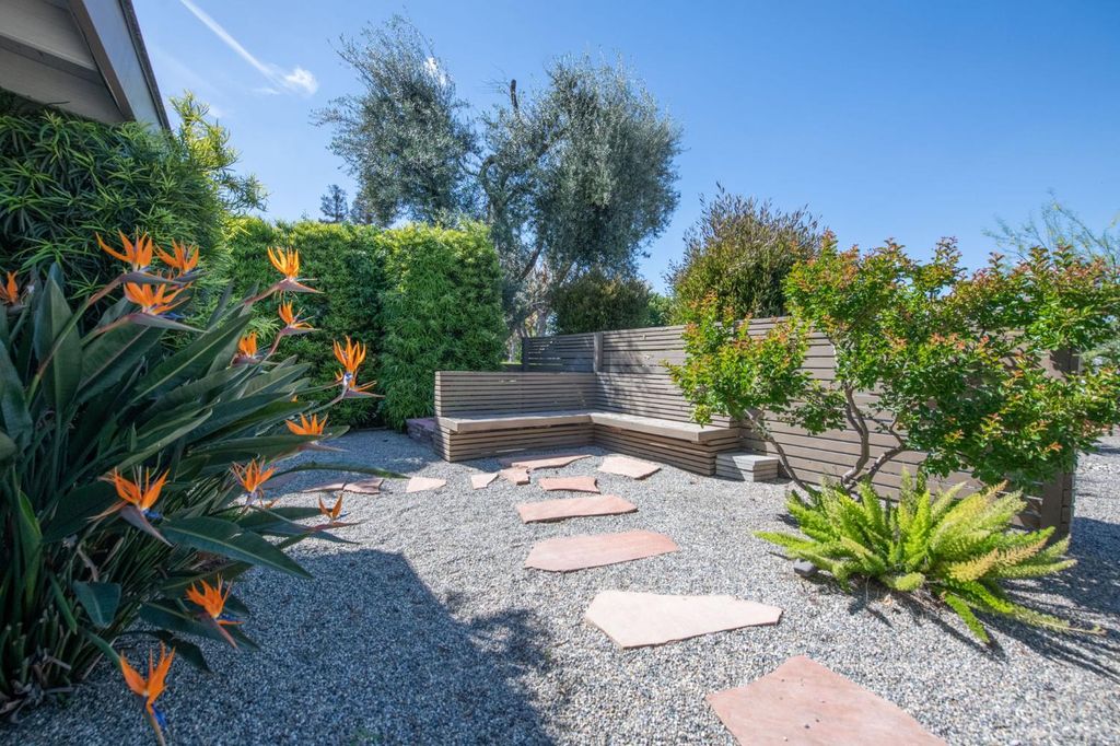 Image 55 of property listing at 1527 W San Ramon Avenue, Fresno, CA 93711