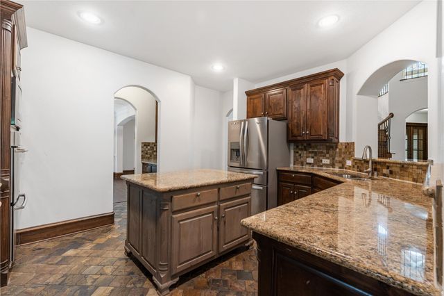 2115 Graystone Ridge Drive, Conroe, TX 77304