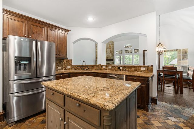 2115 Graystone Ridge Drive, Conroe, TX 77304