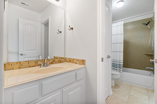 2115 Graystone Ridge Drive, Conroe, TX 77304