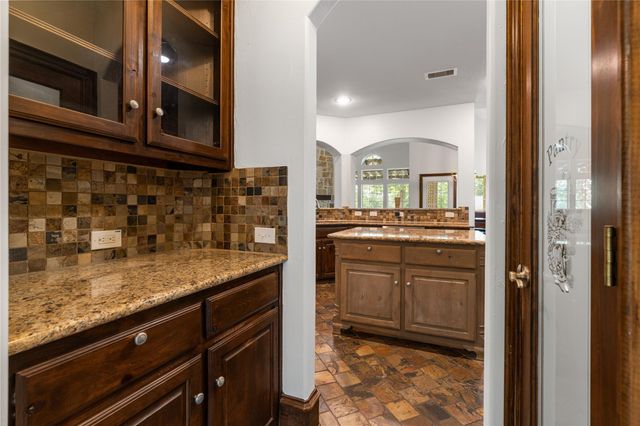 2115 Graystone Ridge Drive, Conroe, TX 77304