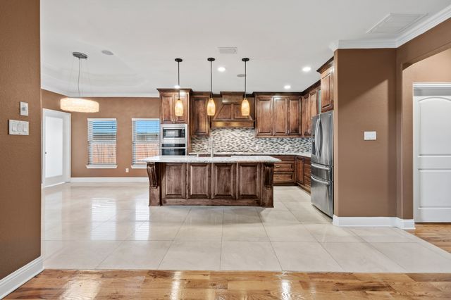 3003 Russell Road, Arlington, TX 76001
