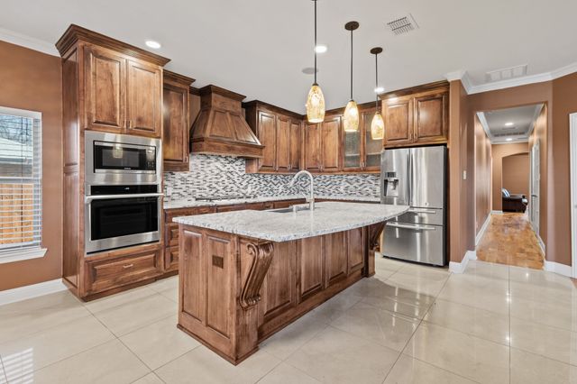 3003 Russell Road, Arlington, TX 76001
